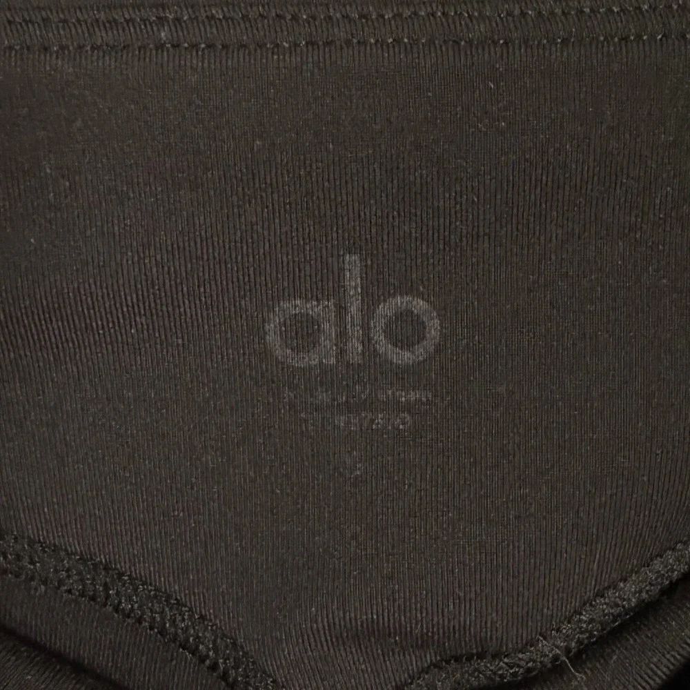 ALO YOGA Women's Airbrush High-Waist Kick-Back Legging, Black, Size Small